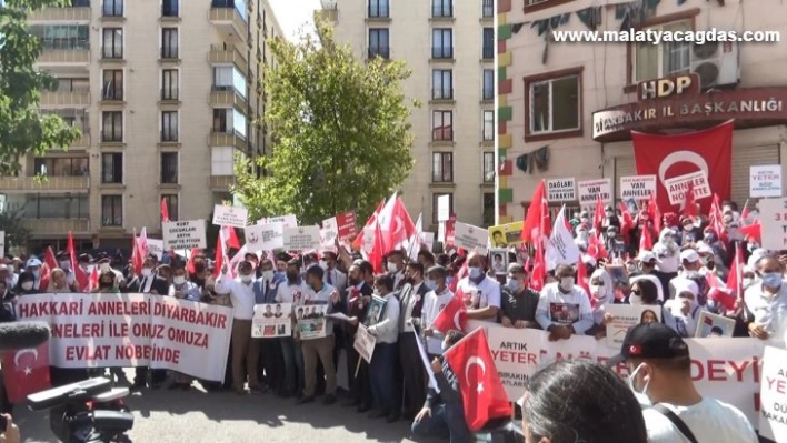 Bakan Yanık'tan, Evlat nöbeti tutan ailelere destek