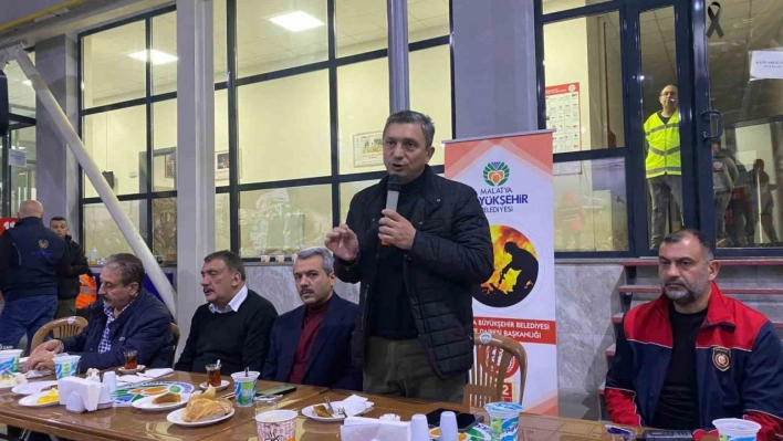 Bakan Yardımcısı Baydaş ile Vali Şahin itfaiyecilerle iftar yaptı