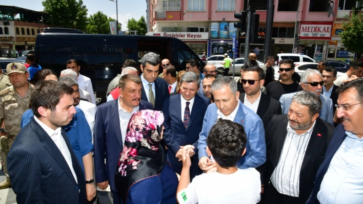 Bakan Yerlikaya, Malatya'da Toplantı ve İncelemelerde Bulundu