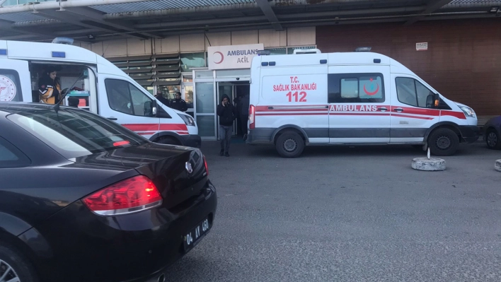 Balıkesir'de trafik kazası: 1 ölü, 4 yaralı