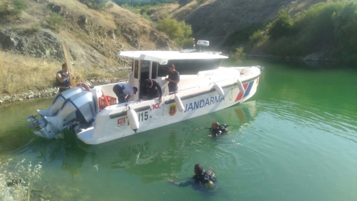 Baraj gölüne giren çocuk boğuldu