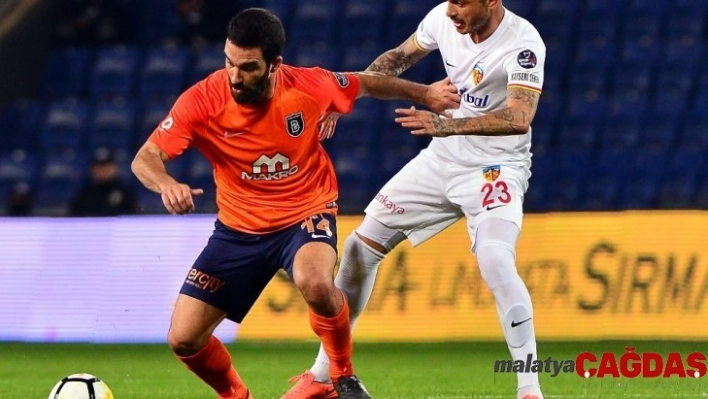 Başakşehir, Arda Turan ile yollarını ayırdı!