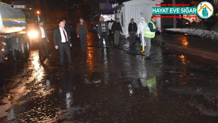 Başkan Beyoğlu dezenfekte çalışmalarını yerinde inceledi