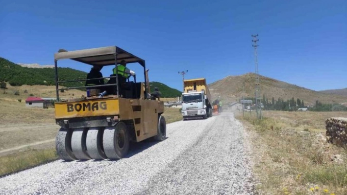 Başkan Büyükkılıç: 'Kırsal mahallelere 2 ayda 276 kilometre asfalt kaplama çalışması yaptık'