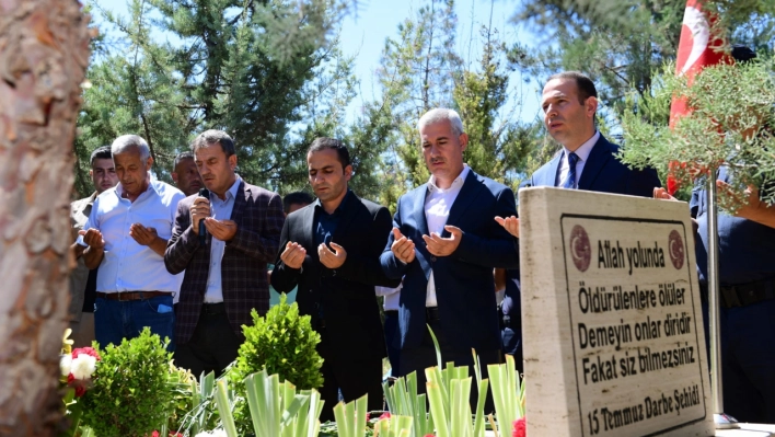 Başkan Çınar, Şehitlerimizin Emaneti Olan Vatanımıza Ve Bayrağımıza Sonuna Kadar Sahip Çıkacağız