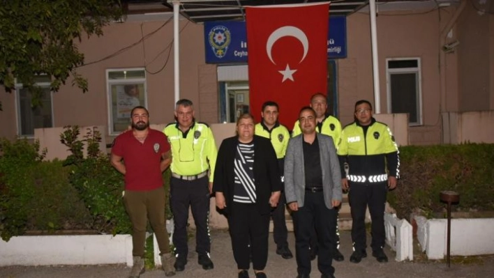 Başkan Erdem, gece nöbeti tutan polisleri unutmadı