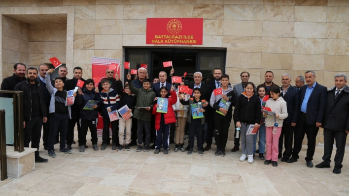 Başkan Güder'in Yer Tahsisi Yapmasıyla Birlikte Eski Malatya Kütüphaneye Kavuştu