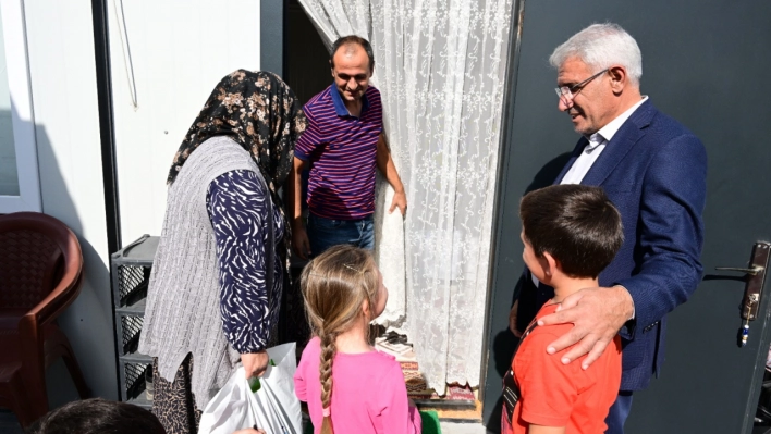 Başkan Güder ve Ölmeztoprak'tan Konteyner Kent Sakinlerine Ziyaret