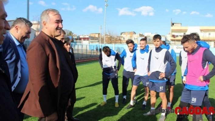 Başkan İbrahim Yusuf Turanlı, sporcularla bir araya geldi