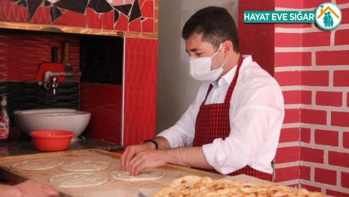 Başkan'ın ellerinden Ramazan pidesi