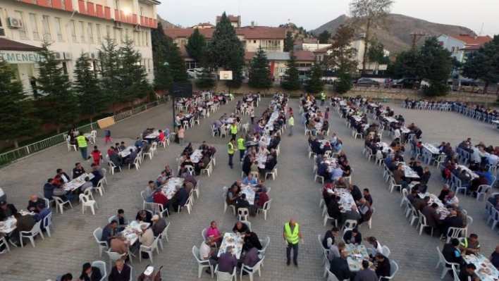 Başkan Karadağ, vatandaşlar ile iftar programında bir araya geldi