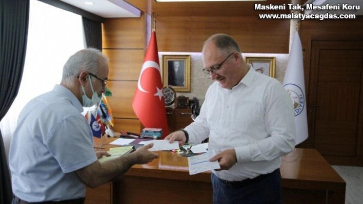 Başkan kurban vekaletini Hayat Ağacı Derneğine verdi