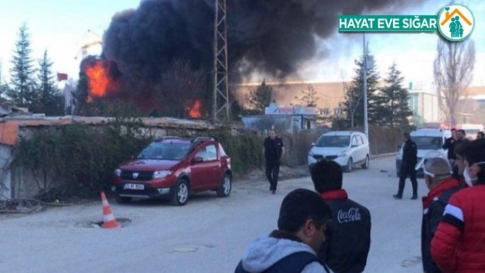 Başkent'te market deposunda yangın