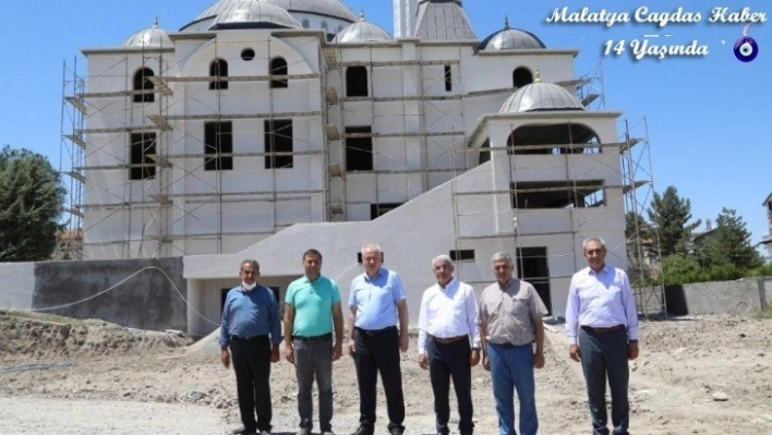 Merkez cami ibadete açılmayı bekliyor