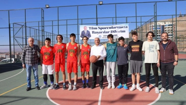 Battalgazi'de Cumhuriyet Kupası Basketbol Turnuvası ilgi gördü