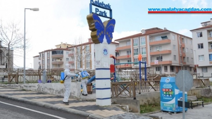 Battalgazi'de depremzedeler için kurulan konteynerler dezenfekte edildi