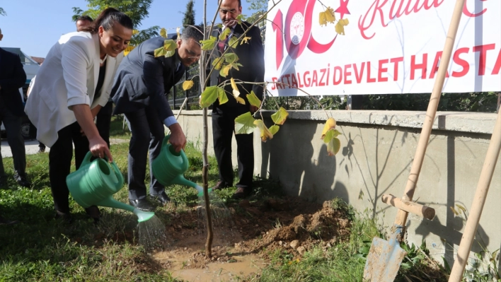 Battalgazi Devlet Hastanesinde Cumhuriyetin 100. yılı kutlandı