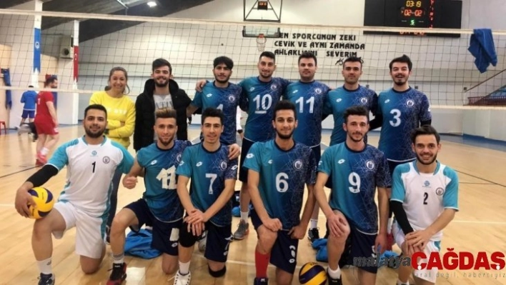 Bayburt Üniversitesi voleybol erkek takımı ikincilik elde etti