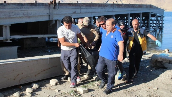 Bayram günü serinlemek için girdiği barajda boğuldu