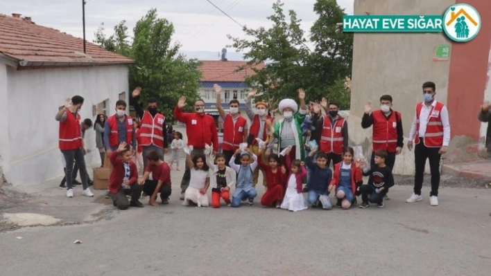 Bayramda çocuklara Nasreddin Hoca ve Keloğlan sürprizi