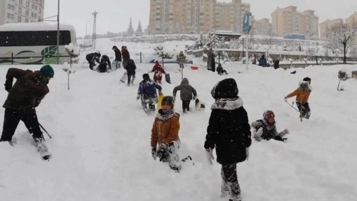 Bazı illerde eğitime kar engeli