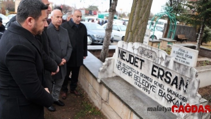 Belediye Başkanı Rasim Arı'dan Necdet Ersan'ın kabrine ziyaret