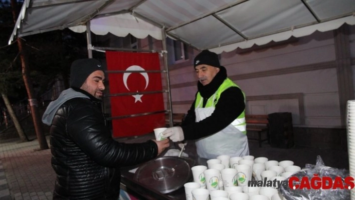 Belediyeden sabahları sıcak çorba ikramı