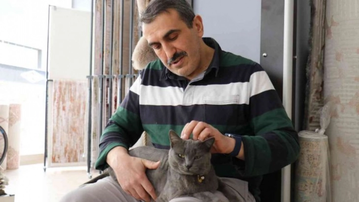 Beslemek için aldığı kedi can dostu oldu