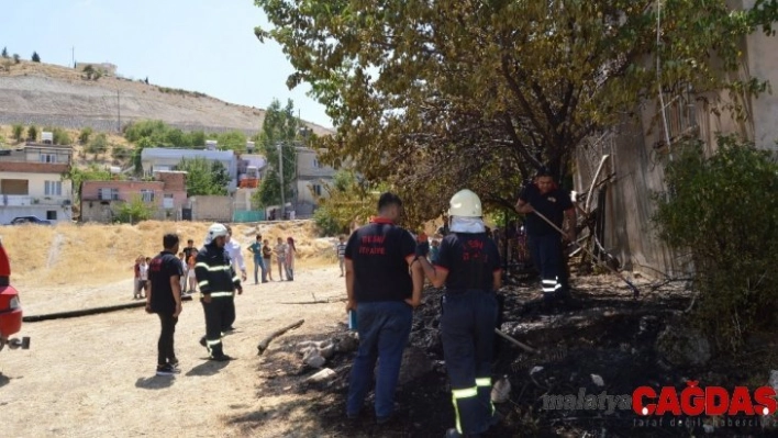 Besni'de bahçe yangını büyümeden söndürüldü