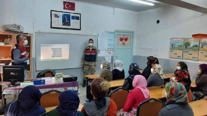 Besni'de kadınlara KADES'in tanıtımı yapıldı