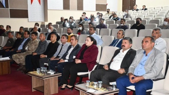 Besni'de, uyuşturucuyla mücadele konferansı verildi