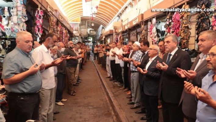 Beyazgül Ahilik Haftasında esnaf duasına katıldı