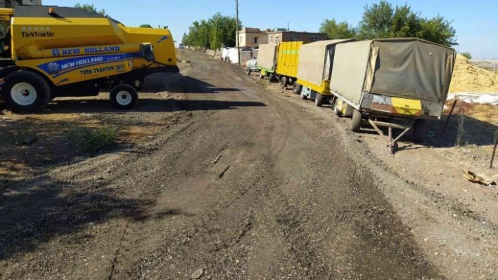 Beyoğlu mahalle sakinlerine söz verdi, kırsal mahalle ilk kez asfaltlanmış yolla tanıştı