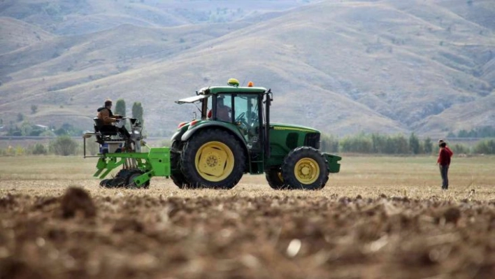 Bilim tarlasında bin 500 farklı buğday genotipi tohumu toprakla buluştu