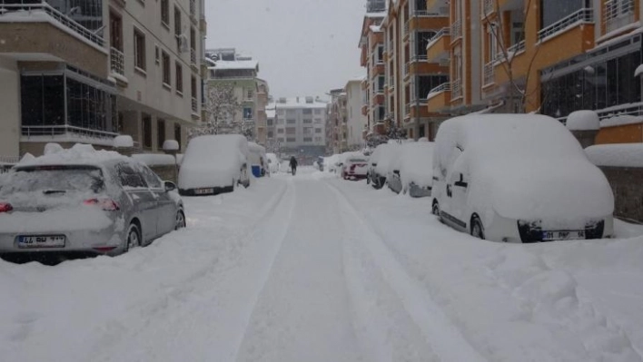 Bingöl'de okullar yarın da tatil edildi