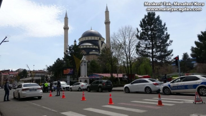 Bingöl'de yoğun olan caddeler kısıtlamayla sessizliğe büründü