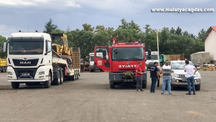 Bingöl'den Antalya'daki yangınlara iş makinesi desteği