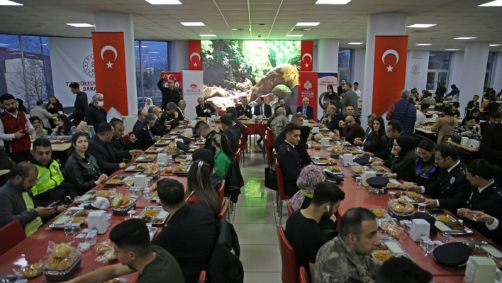 Bingöl Üniversitesinde her gün 3 bin öğrenciye ücretsiz iftar veriliyor