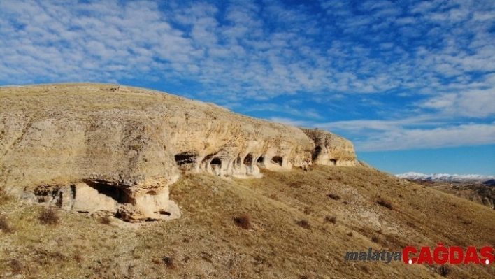 Binlerce yıllık doğal oluşumlu sarnıç ve mağaralar dikkat çekiyor