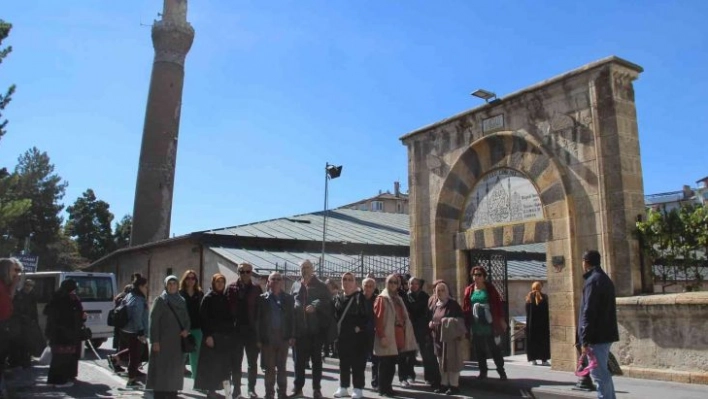 Binlerce yıllık geçmişe sahip Sivas, tarih severlerin akınına uğruyor