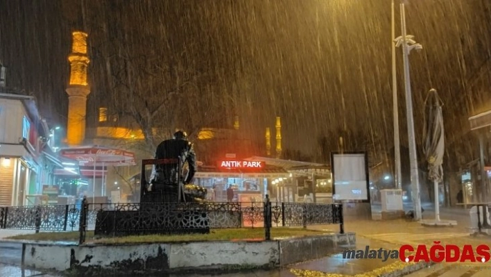 Bir anda bastırdı, hayat felç oldu