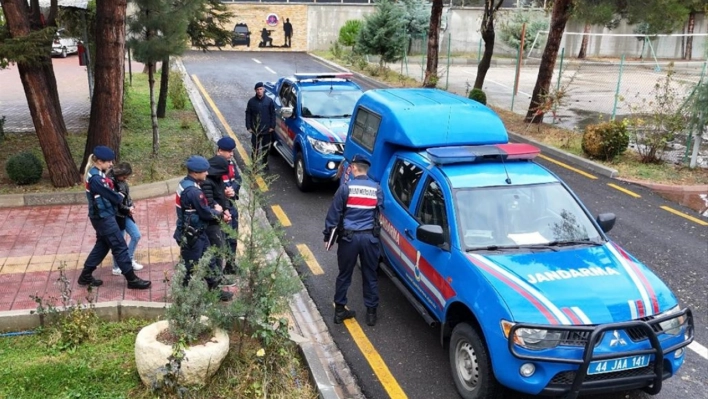 Bir evden altın gasbeden zanlı tutuklandı