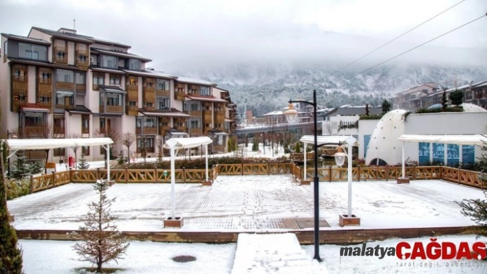 Bolu'nun önemli turizm merkezi beyaza büründü