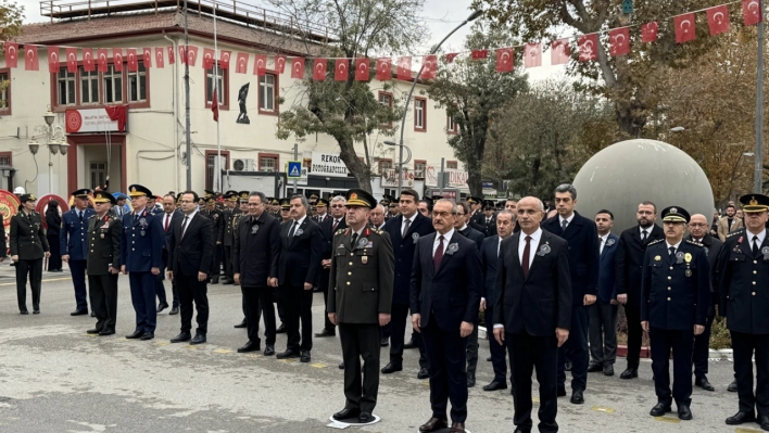 Büyük Önder Atatürk'ü anıyoruz