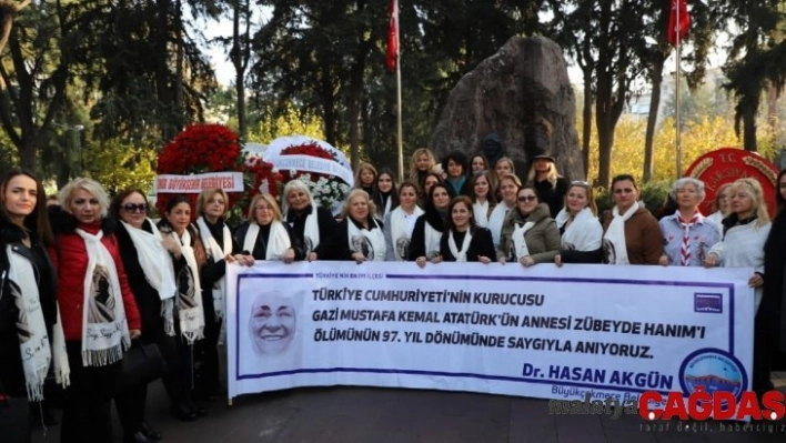 Büyükçekmeceli kadınlar, Zübeyde Hanım'ı kabri başında andı