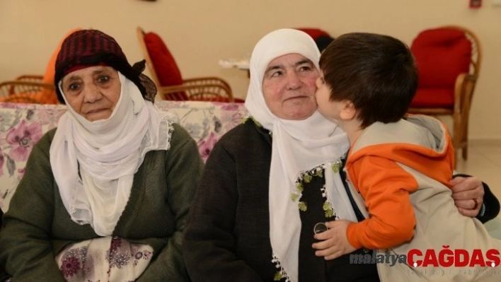 Büyükşehir Belediyesi çocukları yaşlılarla buluşturdu