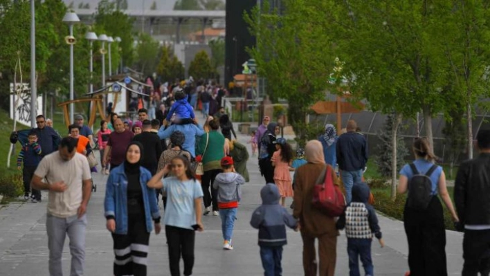 Büyükşehir'in Hayvanat Bahçesi'ne 3 günde 50 bin ziyaretçi