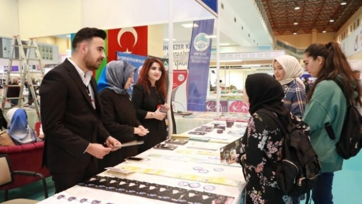 Büyükşehir KAYMEK, 5. Kayseri Kitap Fuarı'nda kitapseverlerle buluşuyor