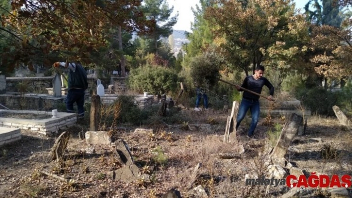 Büyükşehir mezarlıkların eksiklerini gideriyor