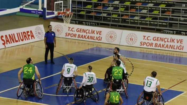 Büyükşehir tekerlekli sandalye basketbolda galibiyet sevinci